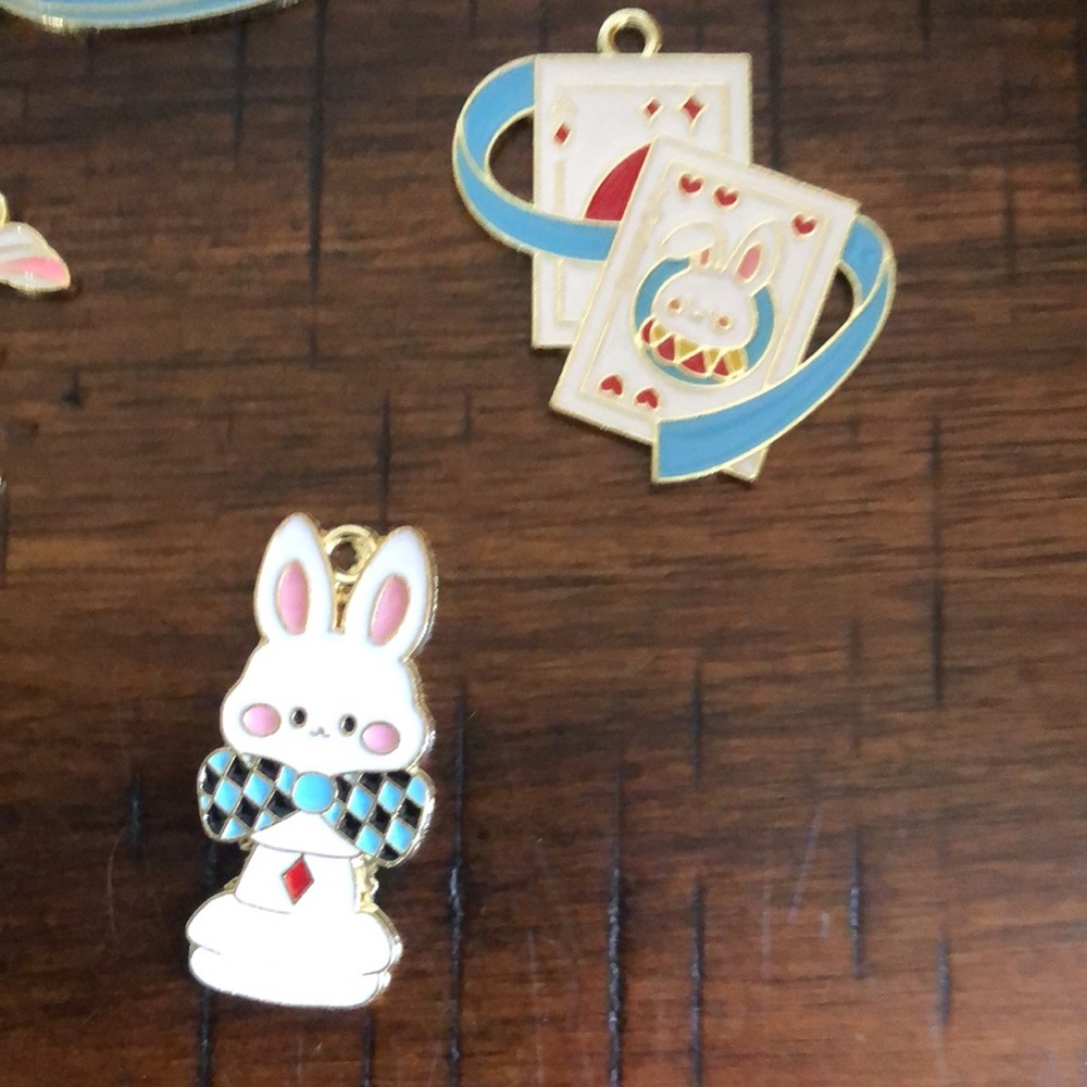 Alice in Wonderland Themed Charms bundle of 10 - Picture 2 of 4